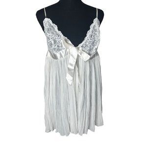 Victoria's Secret Ivory Lace Satin-Trim Chemise